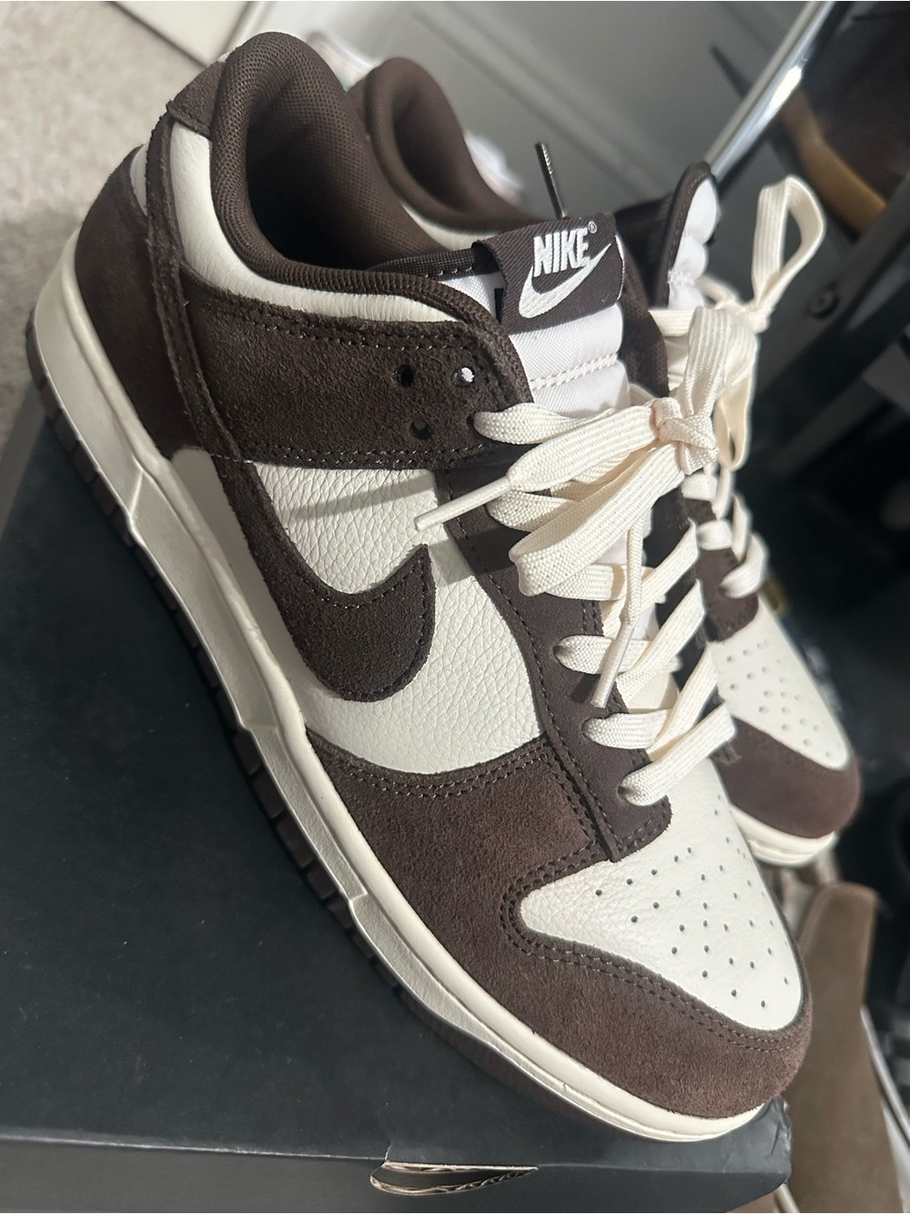 Nike Men’s Brown and Cream Low-Top Sneakers